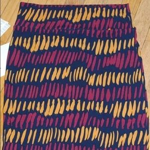 LuLaRoe NWT M Cassie Skirt ~ navy background ~